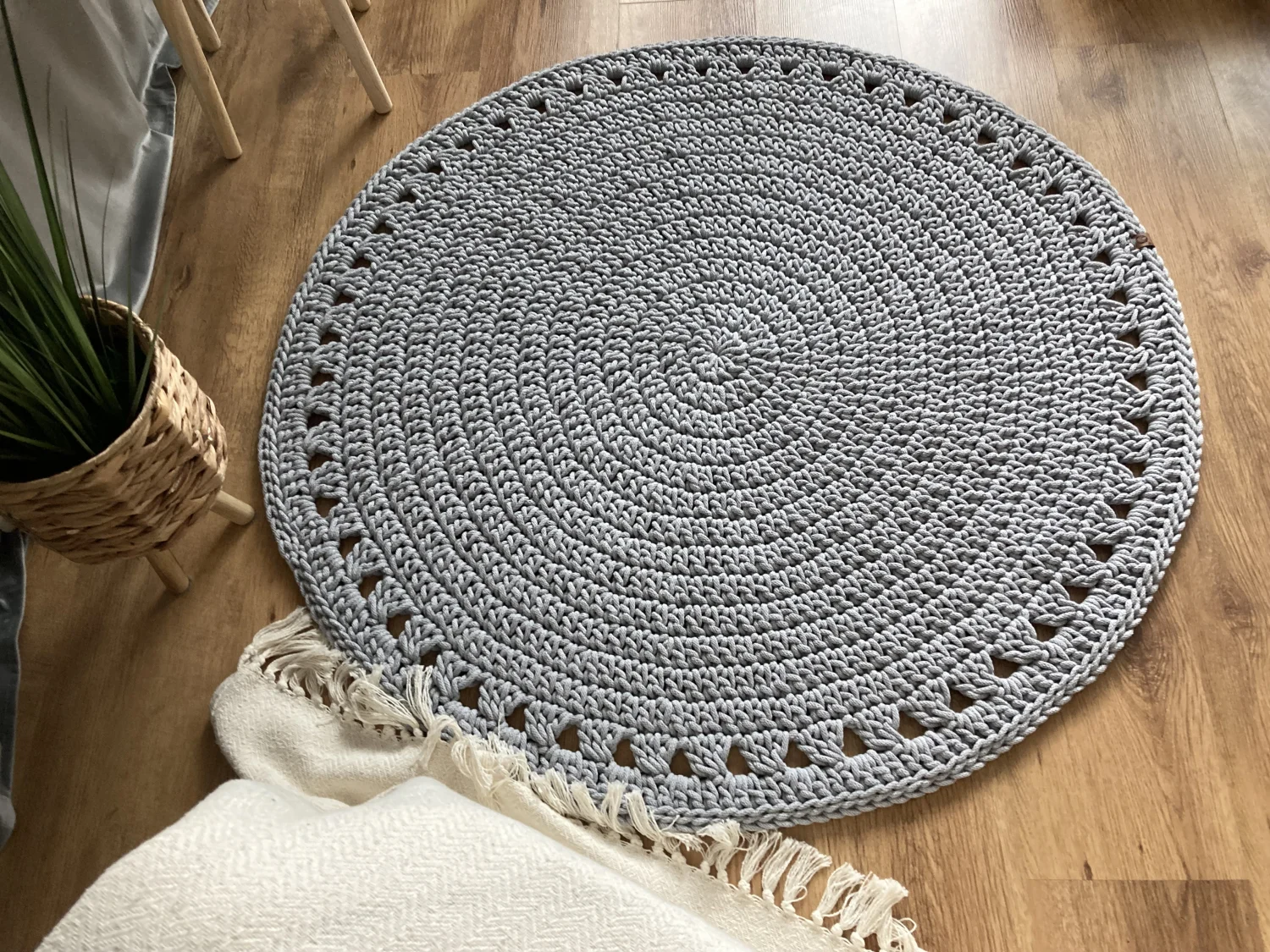 DAISY II — okrągły dywanik ze sznurka (minimalistyczny, bez falbanki)