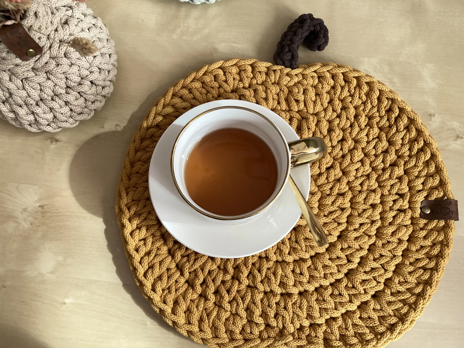 Podkładki „Dynia” — szydełkowane ze sznurka bawełnianego