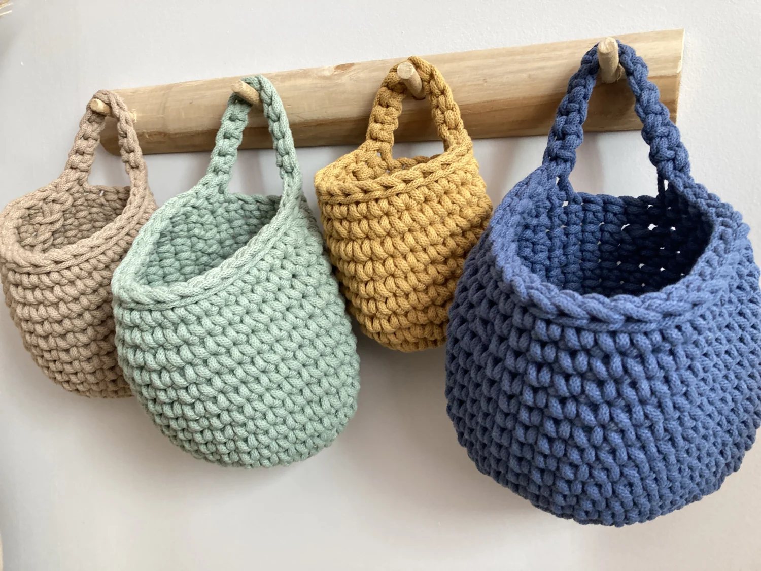 Koszyki wiszące ze sznurka bawełnianego