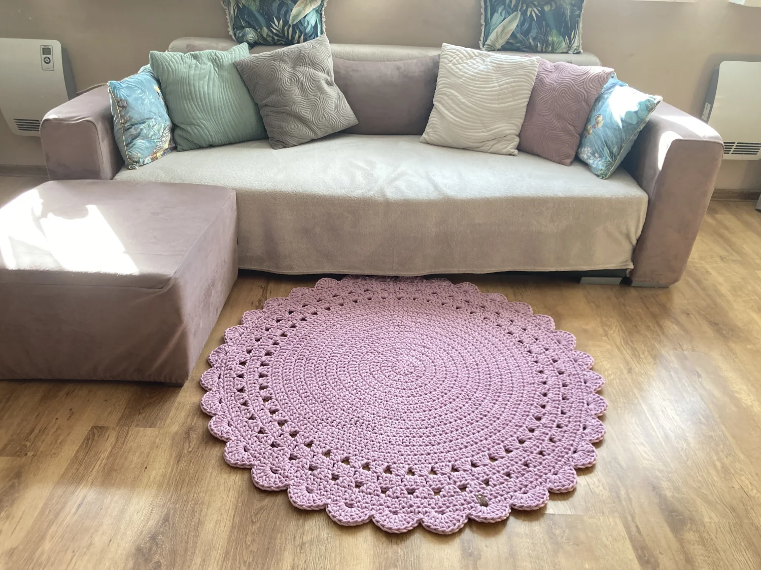 Dywanik DAISY – brudny róż, 120 cm (gotowy do wysyłki)