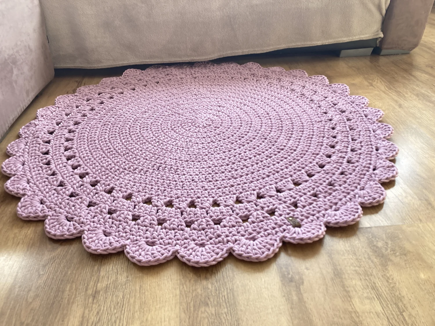 Dywanik DAISY – brudny róż, 120 cm (gotowy do wysyłki)