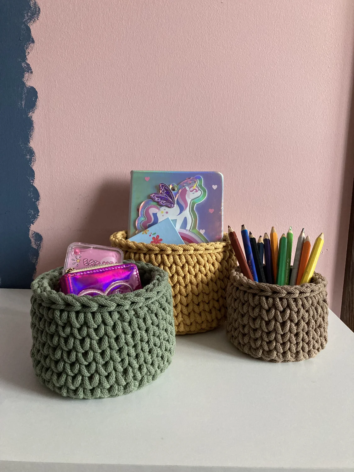 Koszyk okrągły ze sznurka bawełnianego — handmade