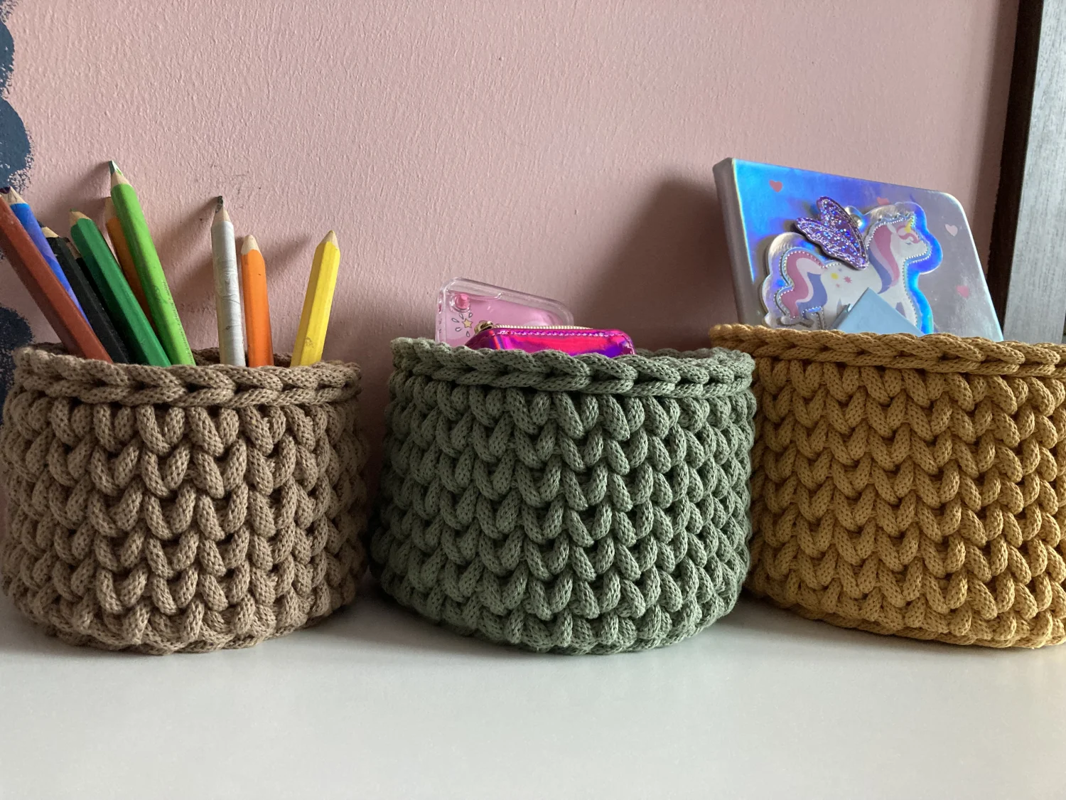 Koszyk okrągły ze sznurka bawełnianego — handmade