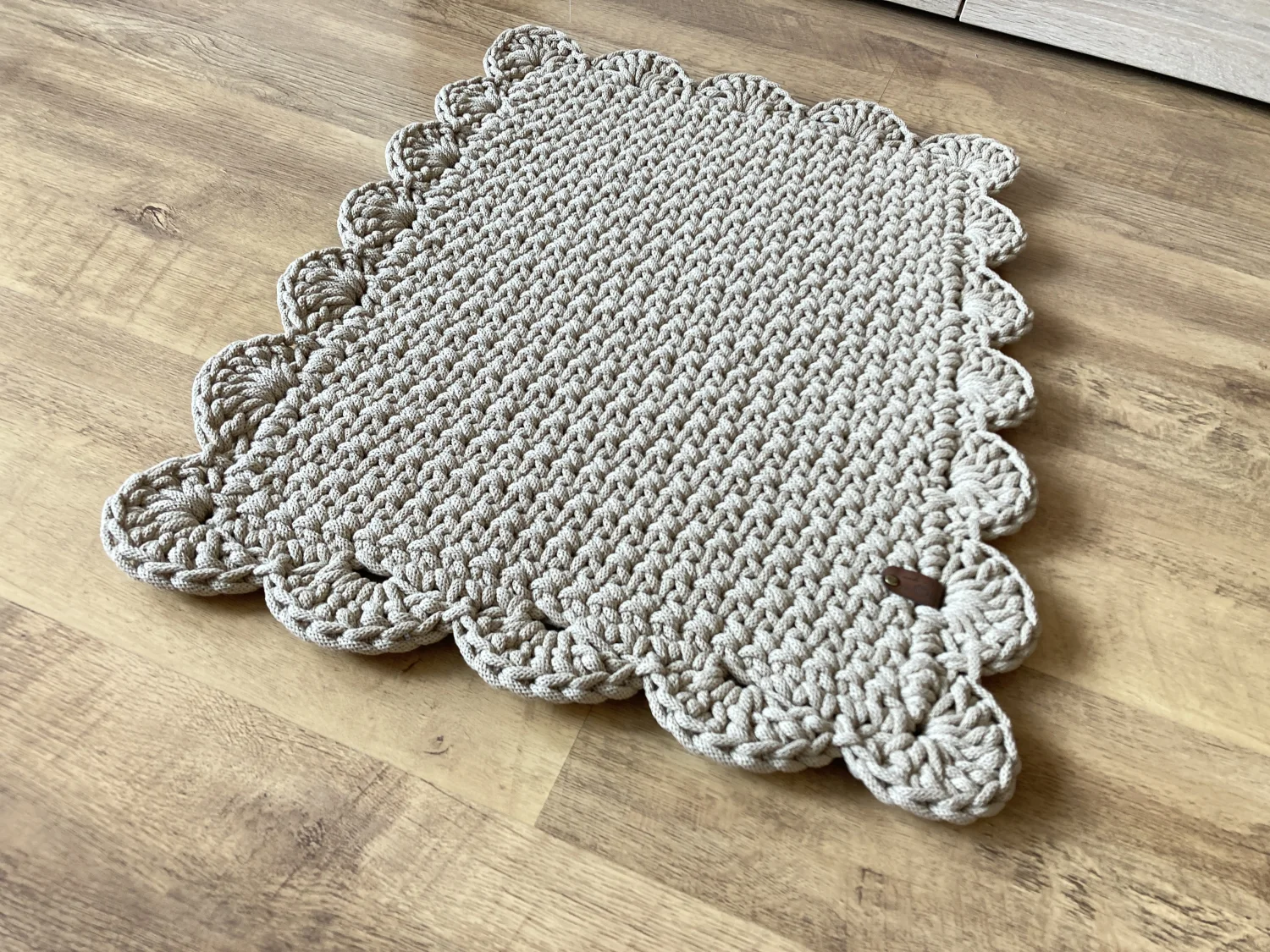 Dywanik SQUARE ze sznurka bawełnianego — handmade