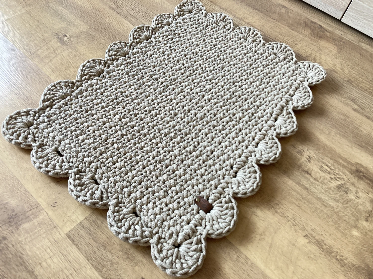 Dywanik SQUARE ze sznurka bawełnianego — handmade