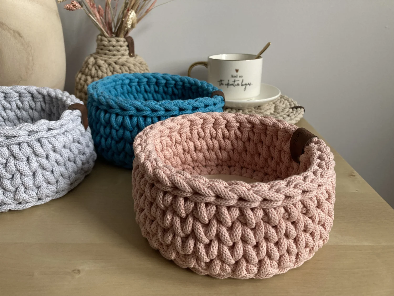 Koszyk dekoracyjny 17 cm | drewniane dno | BRZOSKWINIA